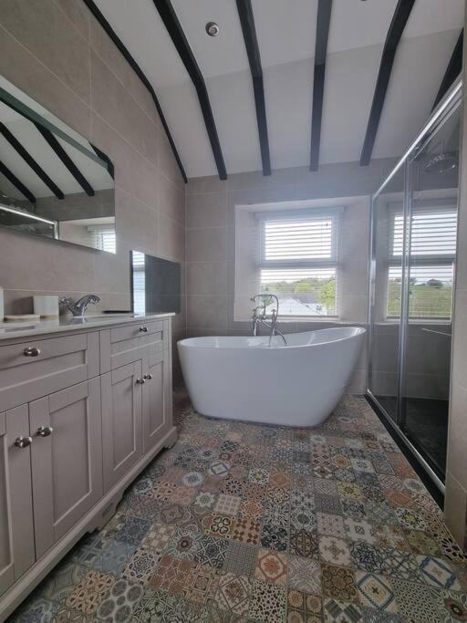 Luxurious Cottage With Hot Tub, Lake District Duddon Extérieur photo