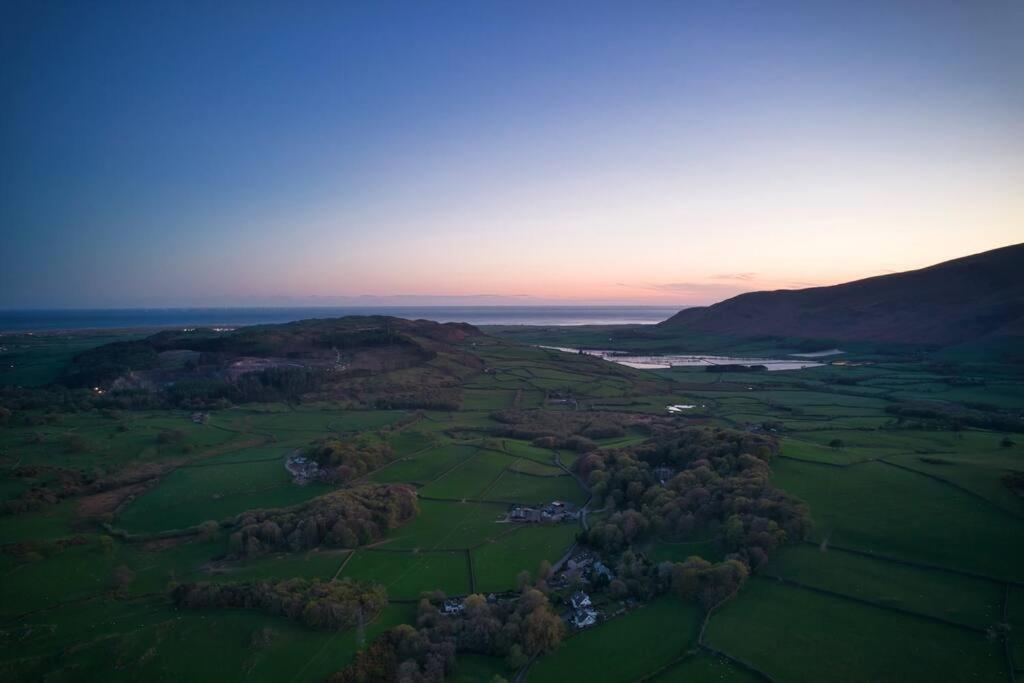 Luxurious Cottage With Hot Tub, Lake District Duddon Extérieur photo