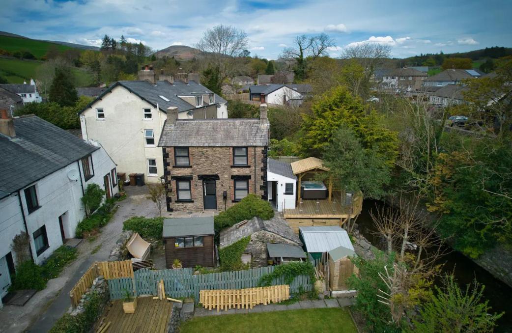 Luxurious Cottage With Hot Tub, Lake District Duddon Extérieur photo