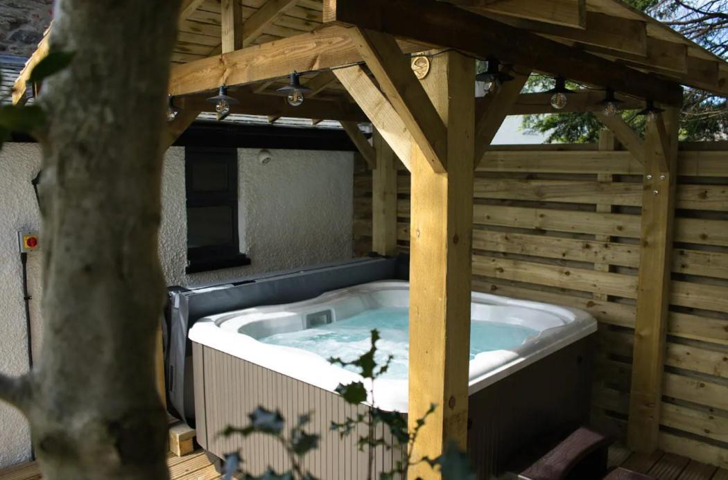 Luxurious Cottage With Hot Tub, Lake District Duddon Extérieur photo